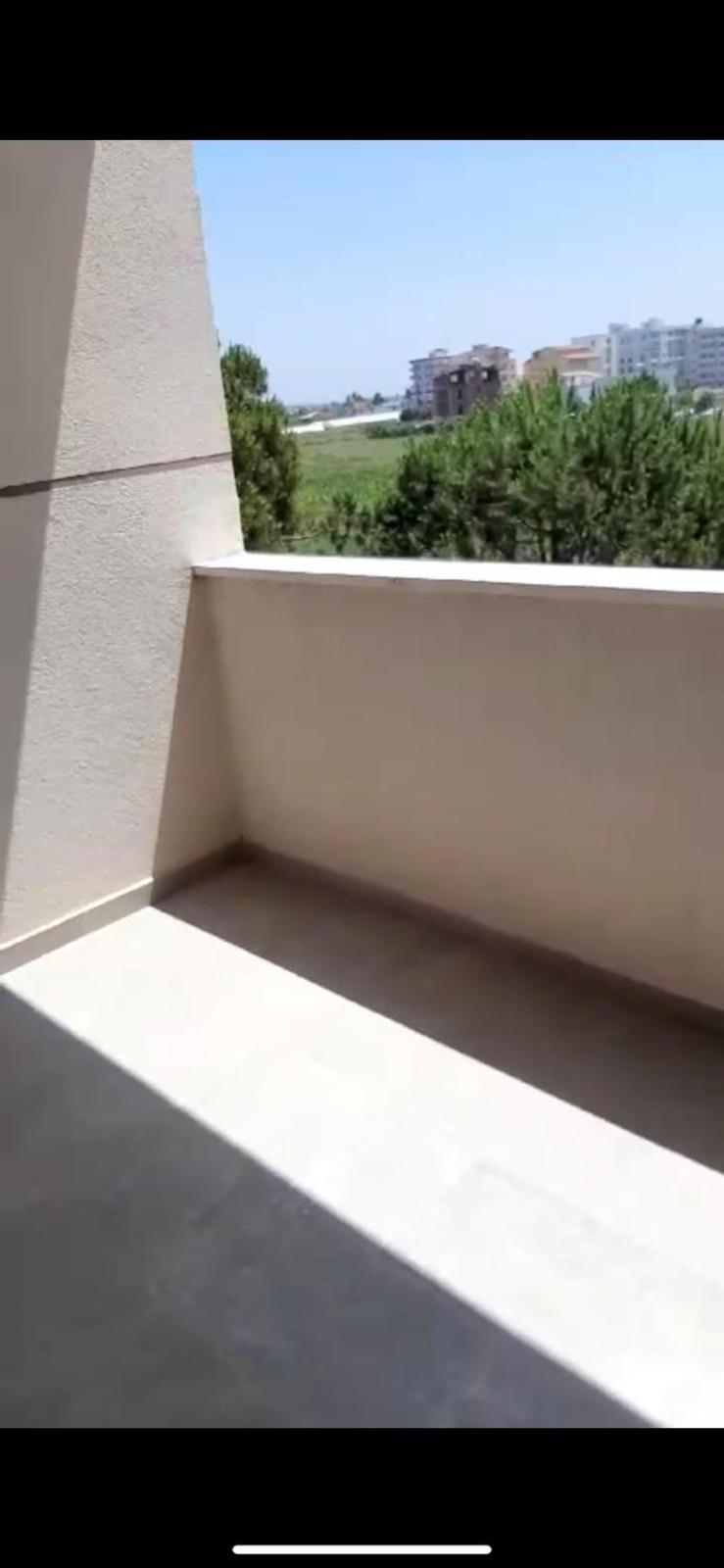 Al Secondo Piano A Qerret Kavaje Albania *